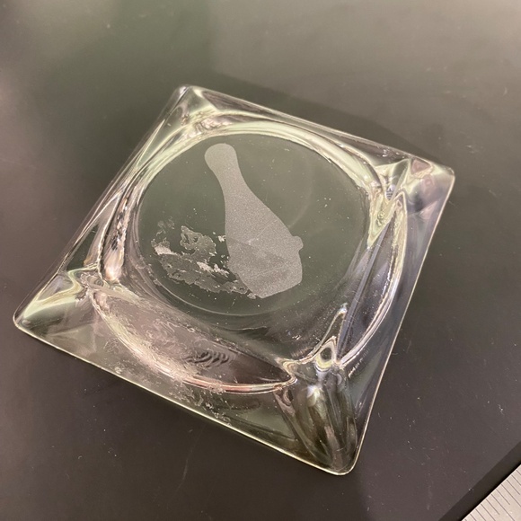 Glass Ashtray - bowling pin - Picture 3 of 3